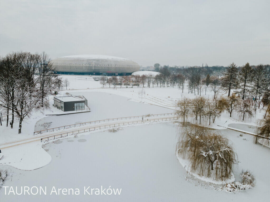 Lodowisko przy TAURON Arenie Kraków 19 11 31 12 TAURON Arena Kraków